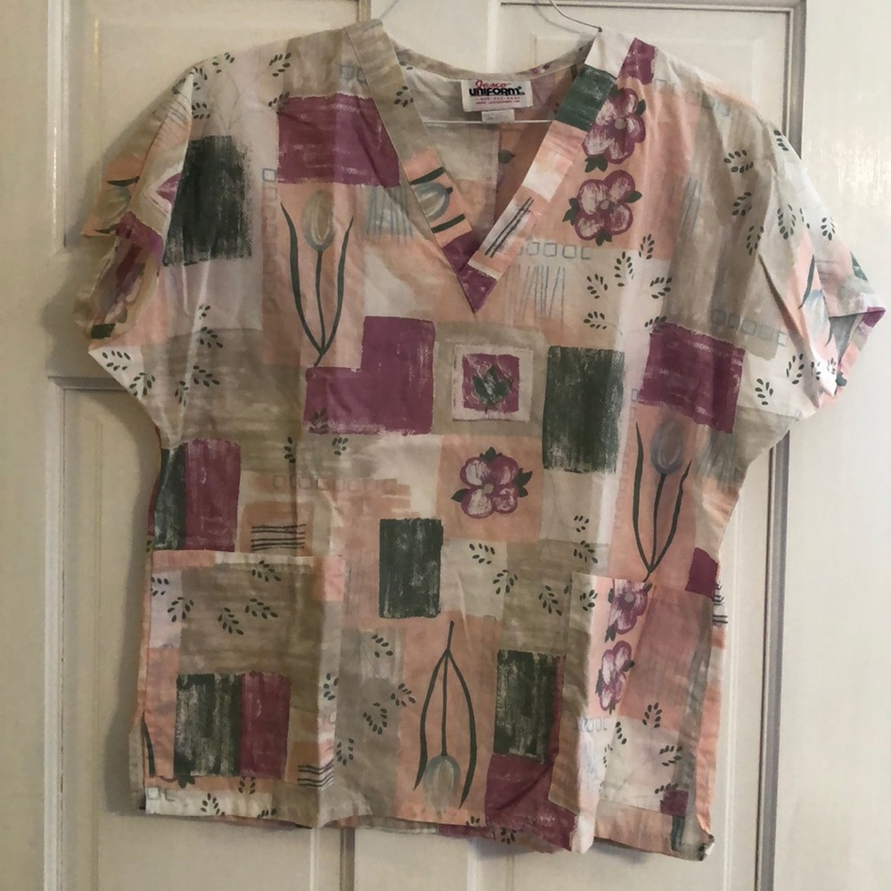 Scrub top size small